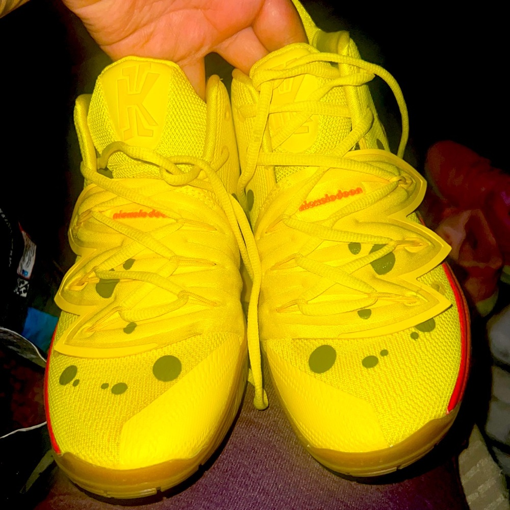 Kyrie 5 SpongeBob SquarePants